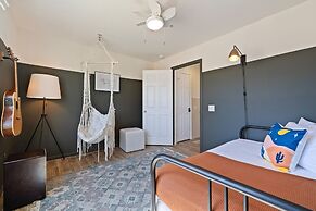 Casa De Kota by Avantstay Pool Firepit Games Secluded Chic