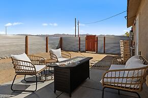 Casa De Kota by Avantstay Pool Firepit Games Secluded Chic