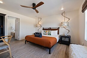 Casa De Kota by Avantstay Pool Firepit Games Secluded Chic