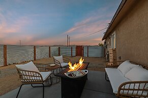 Casa De Kota by Avantstay Pool Firepit Games Secluded Chic