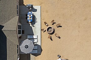 Casa De Kota by Avantstay Pool Firepit Games Secluded Chic