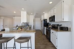 Casa De Kota by Avantstay Pool Firepit Games Secluded Chic