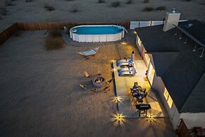 Casa De Kota by Avantstay Pool Firepit Games Secluded Chic