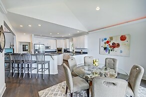 Lucky s Lake House by Avantstay Private Lake Bar