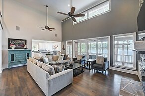 Lucky s Lake House by Avantstay Private Lake Bar