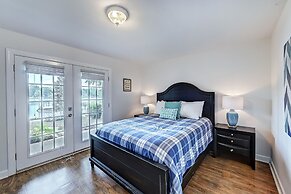 Lucky s Lake House by Avantstay Private Lake Bar