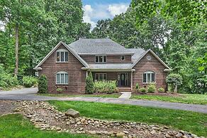 Lucky s Lake House by Avantstay Private Lake Bar