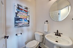 Lucky s Lake House by Avantstay Private Lake Bar