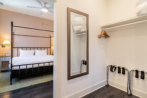 The Magnolia 10 - Avantstay Germantown w Private Balcony