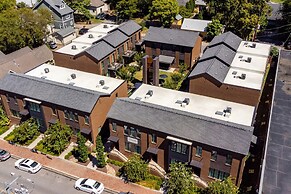 The Magnolia 10 - Avantstay Germantown w Private Balcony