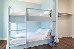 The Magnolia 10 - Avantstay Germantown w Private Balcony