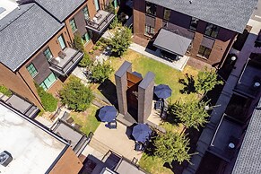 The Magnolia 10 - Avantstay Germantown w Private Balcony