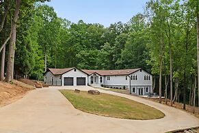 Fireside Fun by Avantstay Sleeps 18 Waterfront Pool