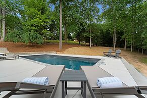 Fireside Fun by Avantstay Sleeps 18 Waterfront Pool