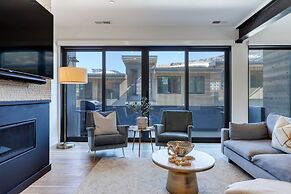 Northern Slope by Avantstay Stunning Ski In Out Condo w Hot Tub