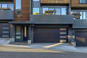 Northern Slope by Avantstay Stunning Ski In Out Condo w Hot Tub