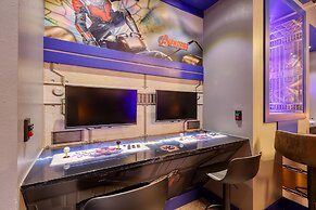 Ever After by Avantstay Pop Culture Design Pool