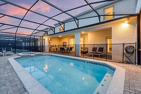 Ever After by Avantstay Pop Culture Design Pool