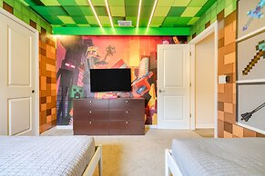 Ever After by Avantstay Pop Culture Design Pool