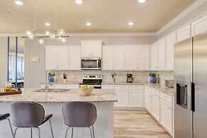 Ever After by Avantstay Pop Culture Design Pool