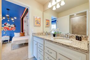 Ever After by Avantstay Pop Culture Design Pool