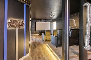 Ever After by Avantstay Pop Culture Design Pool