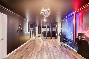 Ever After by Avantstay Pop Culture Design Pool