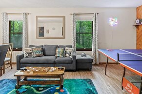 Mountain Must-have by Avantstay Indoor Hot Tub Game Room Fire Pit