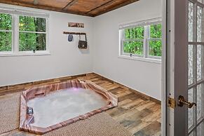 Mountain Must-have by Avantstay Indoor Hot Tub Game Room Fire Pit