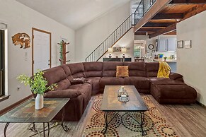 Mountain Must-have by Avantstay Indoor Hot Tub Game Room Fire Pit