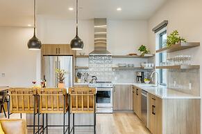 Aerie 1 by Avantstay Balcony Private Hot Tub