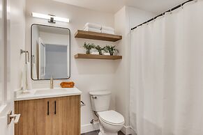 Aerie 1 by Avantstay Balcony Private Hot Tub