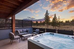 Aerie 1 by Avantstay Balcony Private Hot Tub