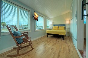 Port A Cottage by Avantstay Private Patio Deck Designed for Groups