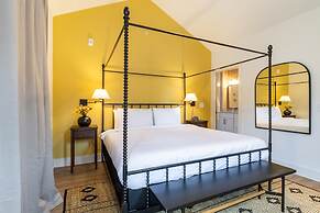 The Magnolia 4 by Avantstay Germantown Balcony