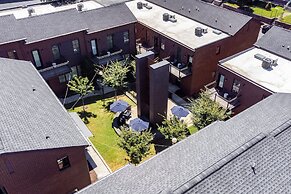 The Magnolia 4 by Avantstay Germantown Balcony