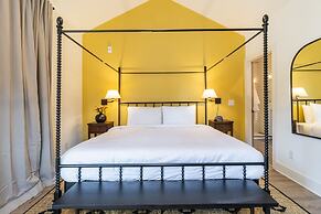 The Magnolia 4 by Avantstay Germantown Balcony