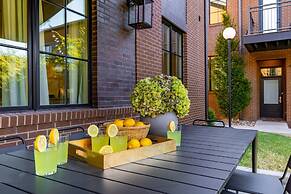 The Magnolia 1 by Avantstay Minutes to Downtown