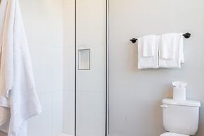 The Magnolia 1 by Avantstay Minutes to Downtown