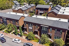 The Magnolia 1 by Avantstay Minutes to Downtown