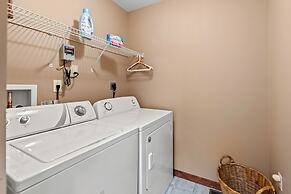 The Great Escape by Avantstay Game Room Hot Tub