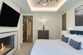 Silver Strike by Avantstay Direct Slope Access Hot Tub Views