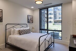 Silver Strike by Avantstay Direct Slope Access Hot Tub Views