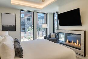 Silver Strike by Avantstay Direct Slope Access Hot Tub Views