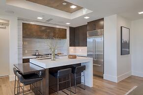 Silver Strike by Avantstay Direct Slope Access Hot Tub Views