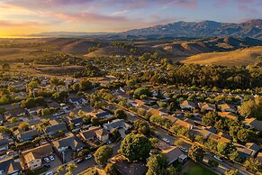 Goleta Getaway by Avantstay Private Backyard 1 5mi to the Beach