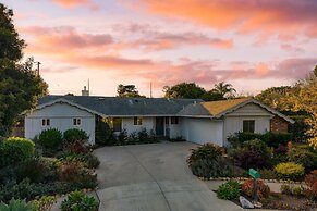 Goleta Getaway by Avantstay Private Backyard 1 5mi to the Beach