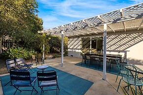 Goleta Getaway by Avantstay Private Backyard 1 5mi to the Beach