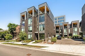 The Grove 9 by Avantstay 1 Block From Music Row