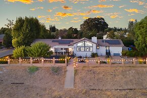 Paso Vista Bella by Avantstay Luxe Group Escape w Wine Country Views